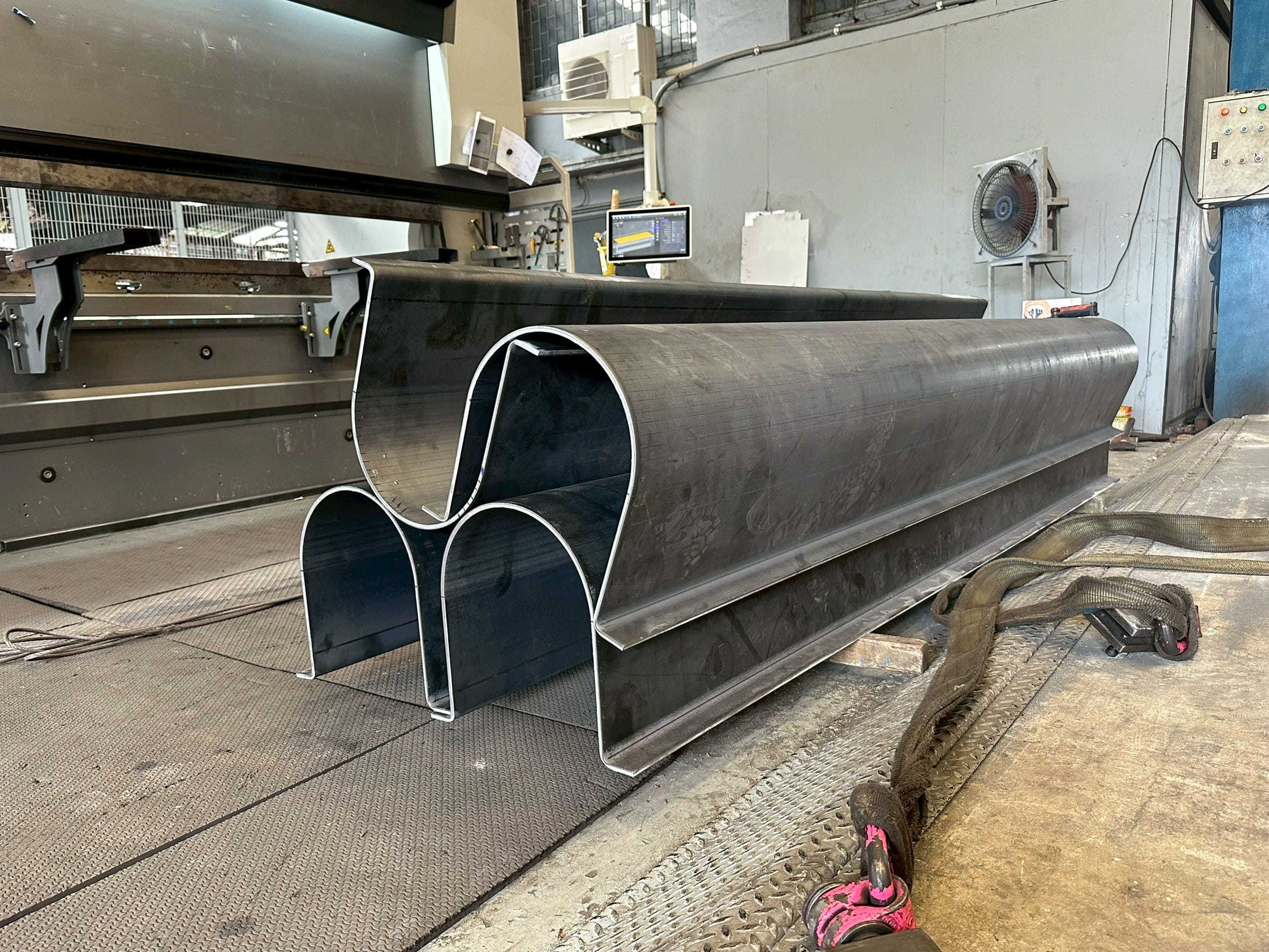 Fiber Laser vs CO2 Laser